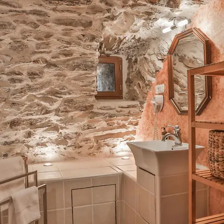 Le Hameau De La Mure